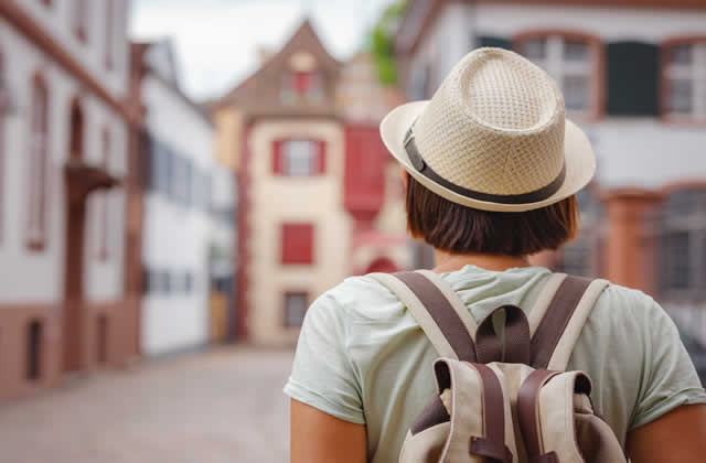 introverted traveler