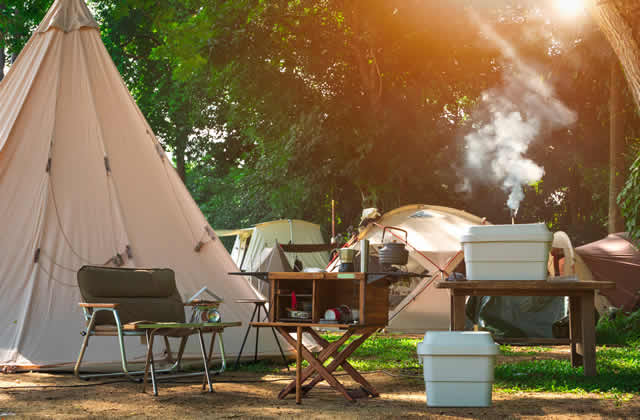 camping with friends